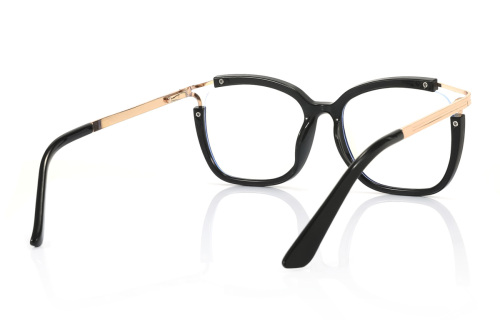 Antonetta is designed to complete your casual yet elegant appearance.