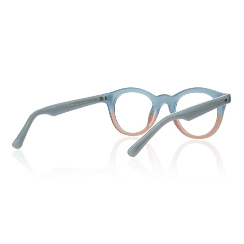 What a timeless gem this eyeglass frame is!