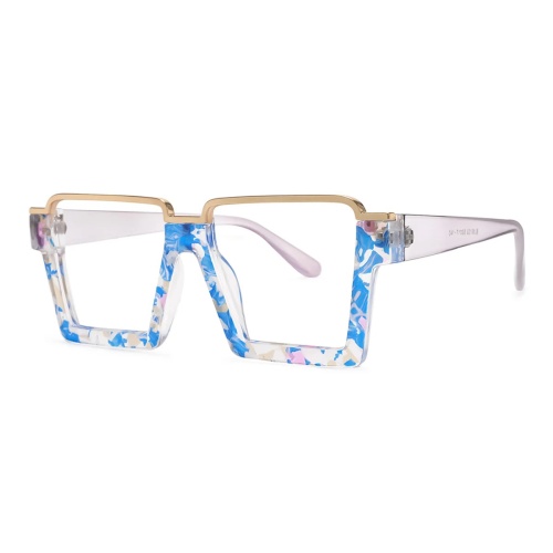 ​Looking to make a bold fashion statement?