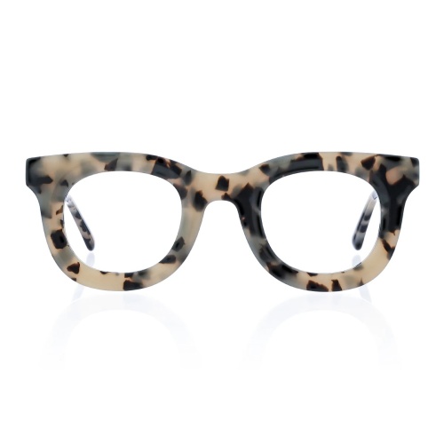Fall in love with retro charm all over again with these full-rim oval glasses!