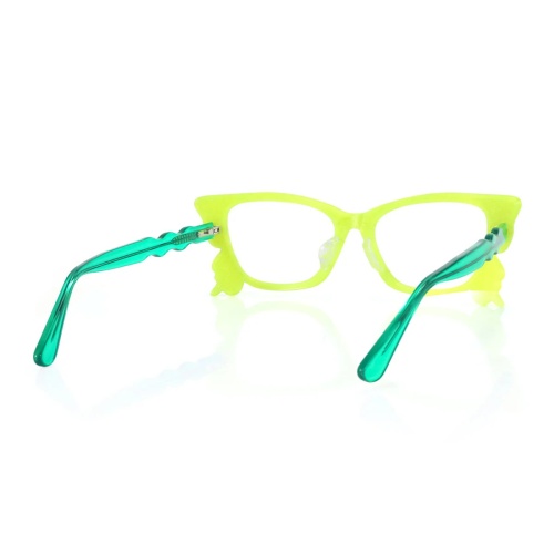 Hey fashion insiders! These eyeglass frames are a total style staple.