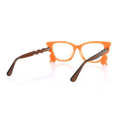 Hey fashion insiders! These eyeglass frames are a total style staple.