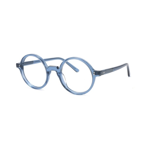 Ready to elevate your look with frames that blend sophistication and versatility?