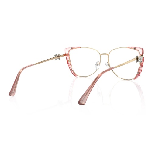 Check out this stunning cat-eye eyewear in lovely pink!