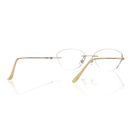 Want eyewear that feels elegant and lightweight?