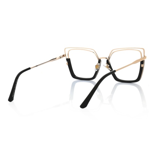 Hey eyeglass lovers!
